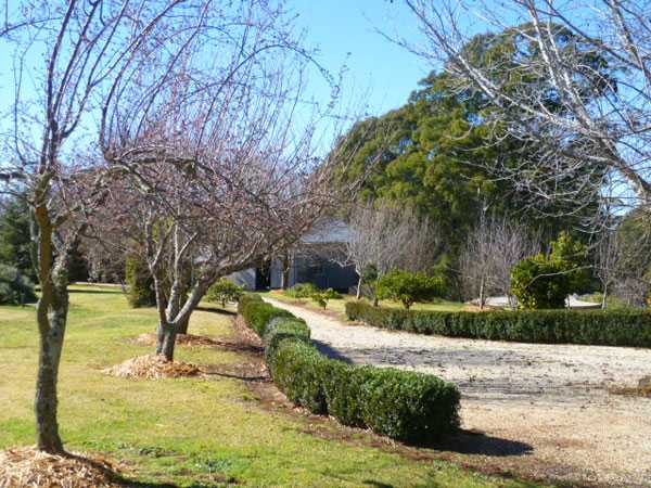 Charming Country Home Driveways, Natural Driveway 