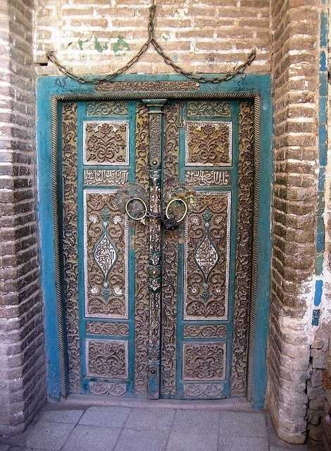 20 Antique Metal and Wood Exterior Doors Bringing Charm of Unique