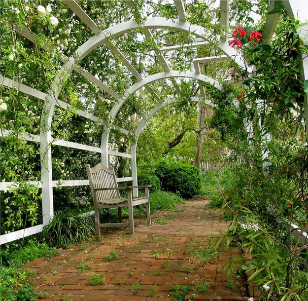 Beatiful Garden Arches, Arbors and Pergolas Creating Romantic Outdoor