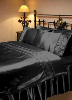 Black Bedding Sets For Romantic Bedroom Decor