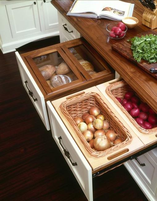 Ergonomic Kitchen Cabinet with Drawers and Contemporary Organizers