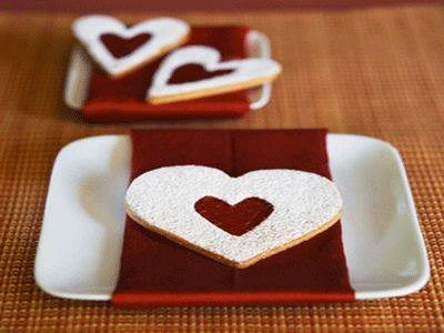 valentines day table decoration hearts cookies edible