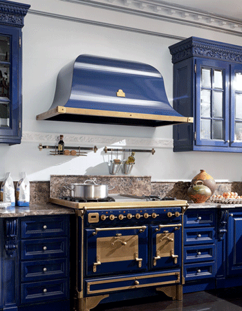 Royal blue kitchen decor ideas