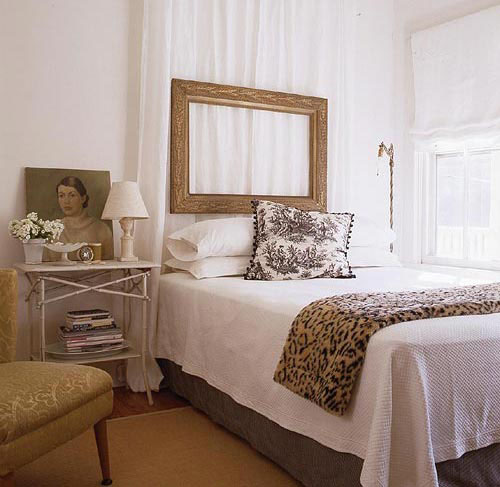 Empty Picture Frames, Stylish Wall Decoration Ideas