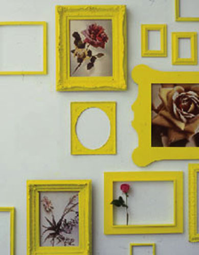  Decorating  with Old Picture  Frames  Money Saving Wall  