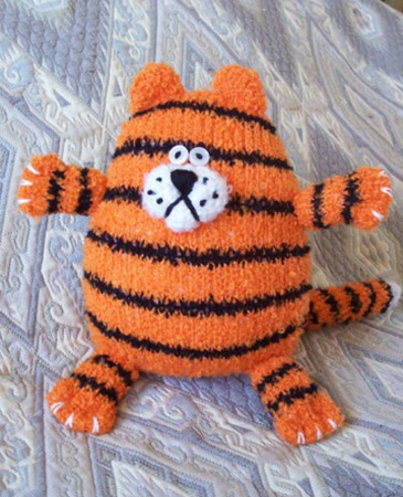 tiger decorative pillows with black stripes for room decorating