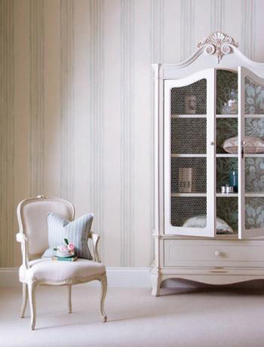 light stripes on a wall for modern room decorating