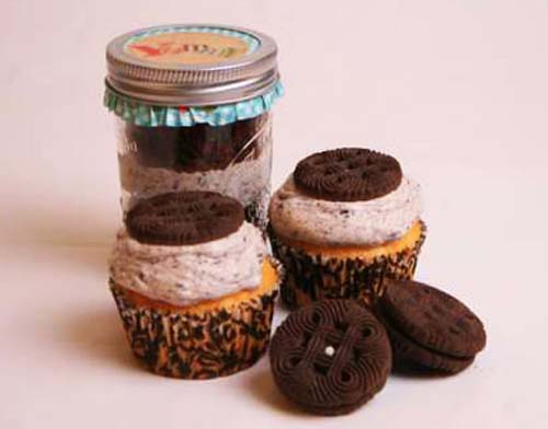 cup cakes in glass jars