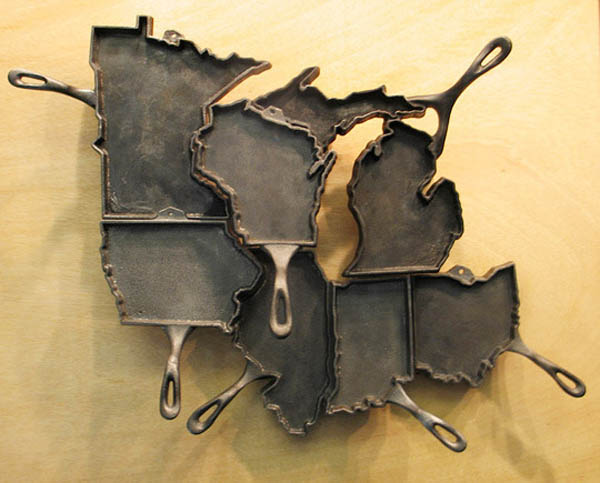 usa map made of pans for wall decorating