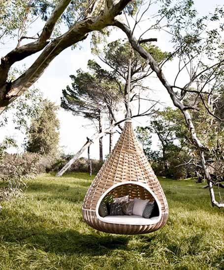 hanging outdoor daybed