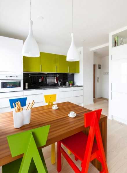 red and green chairs and wall paint combined with white decorating ideas