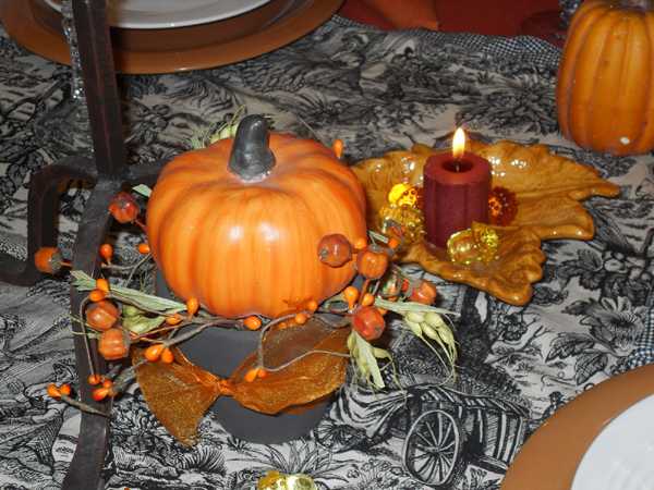 pumpkin and candles centerpieces