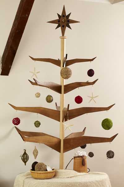 Alternative Christmas Tree Design Ideas, Carved Wood Trees for Green ...