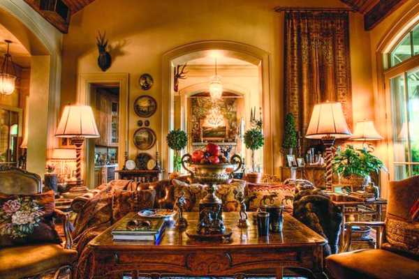 Rich Interior Design And Decor In Vintage Style Enhanced By