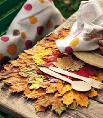 maple leaves place mat made of fabric for thanksgiving table decorating