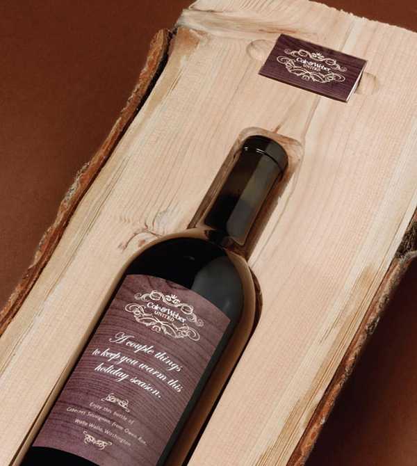 wood log packaging for wine bottle