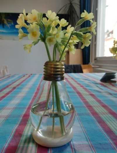 glass bulb vase for table decorating with flowers