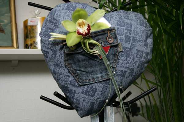 fabric heart decorated with flower, craft ideas for valentines day