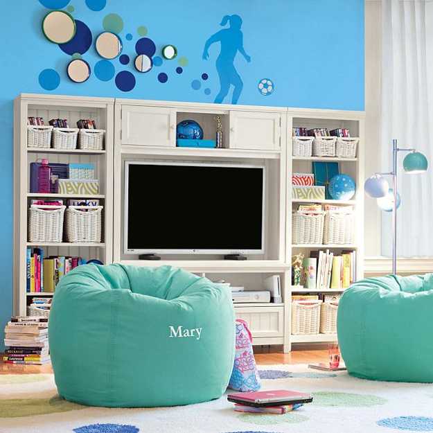 shelving unit and two bag chairs in turquoise color for teeange bedroom decorating