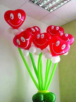 smiling red hearts, balloon bouquet for Valentines Day