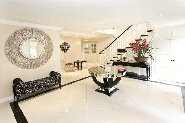 foyer decorating in black and white