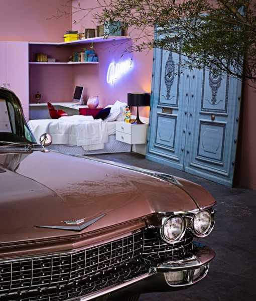 bedroom decor and interior decorating ideas, antique door and vintage car in pink color