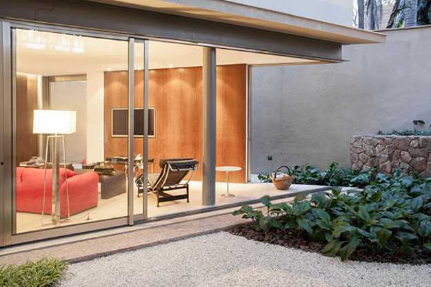 sliding glass doors to backyard