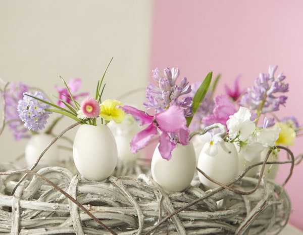 Table Centerpiece of Candles and Shells