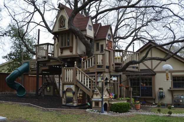 castle like treehouse design