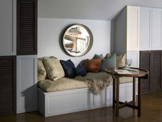 nook with cushion and storage space