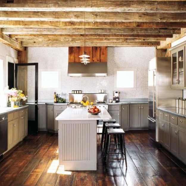 Interior Design with Reclaimed Wood and Rustic Decor in ...