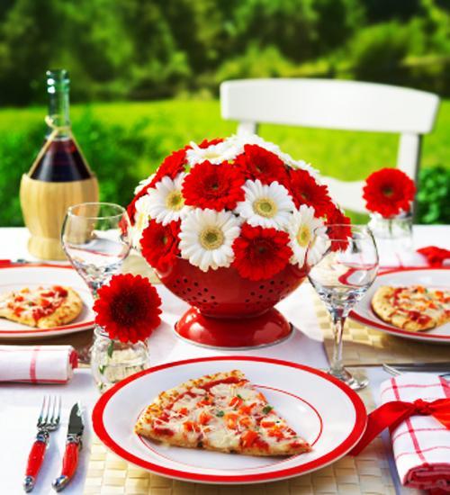 flower centerpieces white and red colors