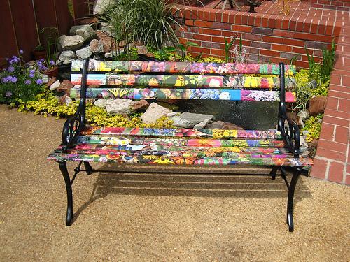 Unique Wooden Bench Decorating Ideas to Personalize Yard 