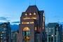 Luxurious Penthouse Shows Off Vaulted Ceiling Designs and Panoramic ... - Penthouse With Expansive Vaulted Ceiling