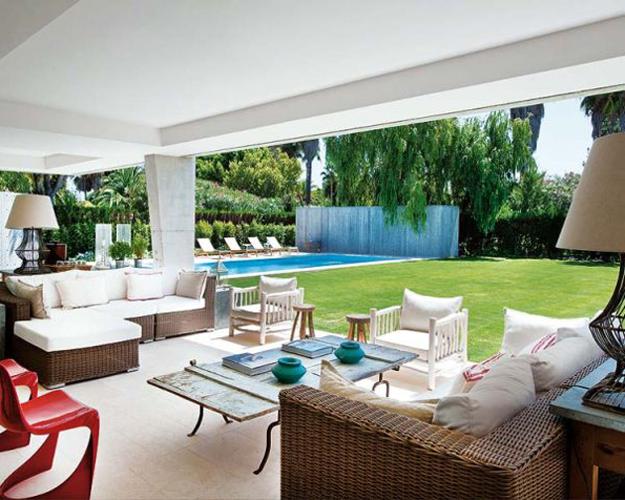 Modern House Blending Concrete Architectural Design with Cozy Cottage Decor Modern House Blending Concrete Architectural Design with Cozy Cottage Decor