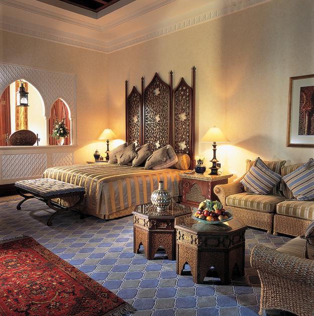 moroccan interior design style, room colors, furniture and decor accessories in moroccan style