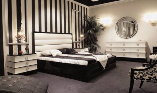 High Contrast Bedroom Decorating With Modern Bedding Sets In