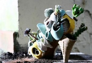 Amazing Craft Ideas Decorating Shoes with Small Plants and Recycling ...