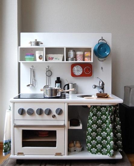 25 Ideas Recycling Furniture for DIY Kids Play Kitchen Designs