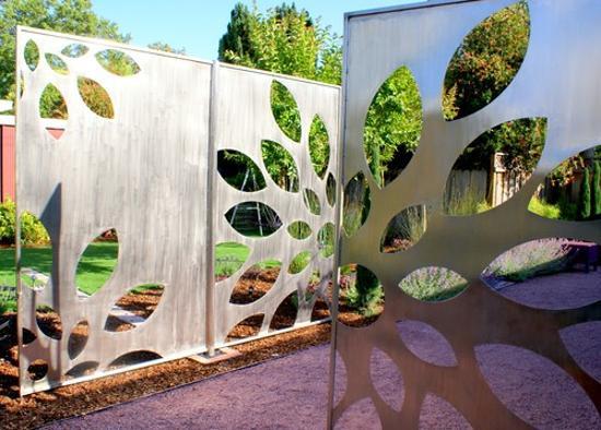 creative backyard ideas and metal yard decorations