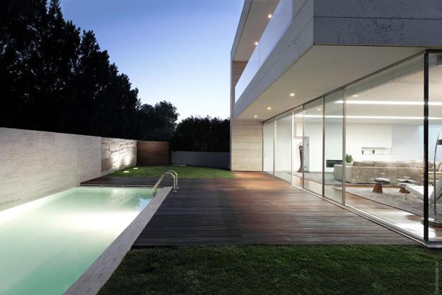 10 Benefits of Adding Large Energy Efficient Windows to Modern House