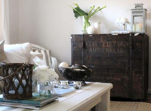 33 Modern Interior Decorating Ideas Bringing Vintage Style with Chests and  Trunks