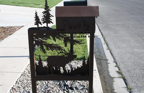 front yard decorations, mail boxes