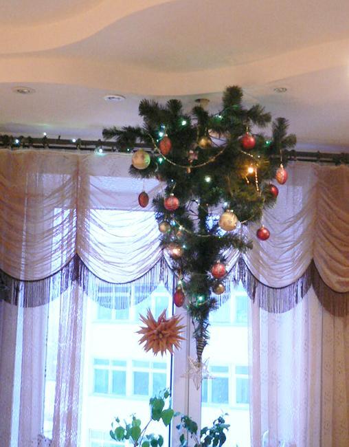 Hanging Upside Down Christmas Trees Reinventing Space Saving Medieval Christmas Decorating Tradition,Last Minute Homemade Diy Spooky Outdoor Halloween Decorations
