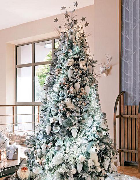 Black and White Christmas Tree Decorating Ideas