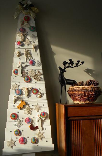 40 DIY Alternative Christmas Trees Adding Fun Wall ...