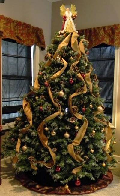 Fun Christmas Tree Decorating With Colorful Ribbons