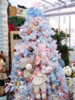 Christmas Tree Decoration Blending Purple and Pink Colors into Winter ...