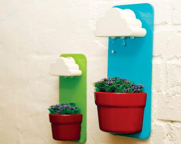 self watering wall mounted planters