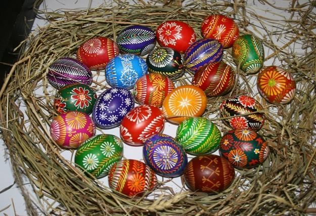 Amazon.com: Russian Gold Easter egg Handpainted wooden egg figurine  Eco-friendly Easter decor Altay Khokhloma Strawberry Easter basket filler  Mother's day gift : Handmade Products